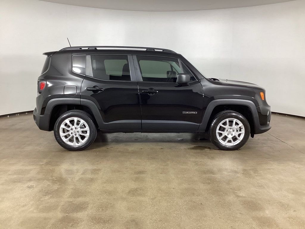 Used 2022 Jeep Renegade Latitude SUV
