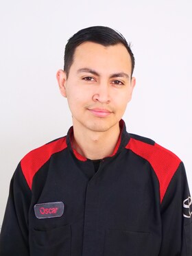 Staff member Oscar Hernandez from ID_c4cab2