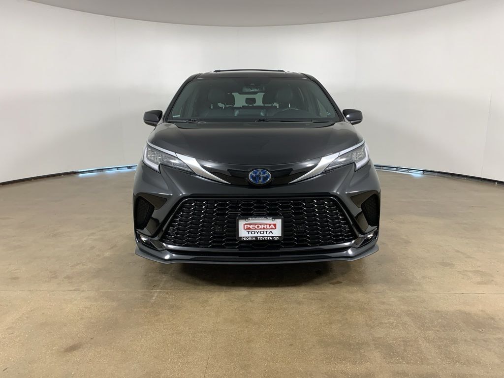 Used 2022 Toyota Sienna XSE Minivan/Van