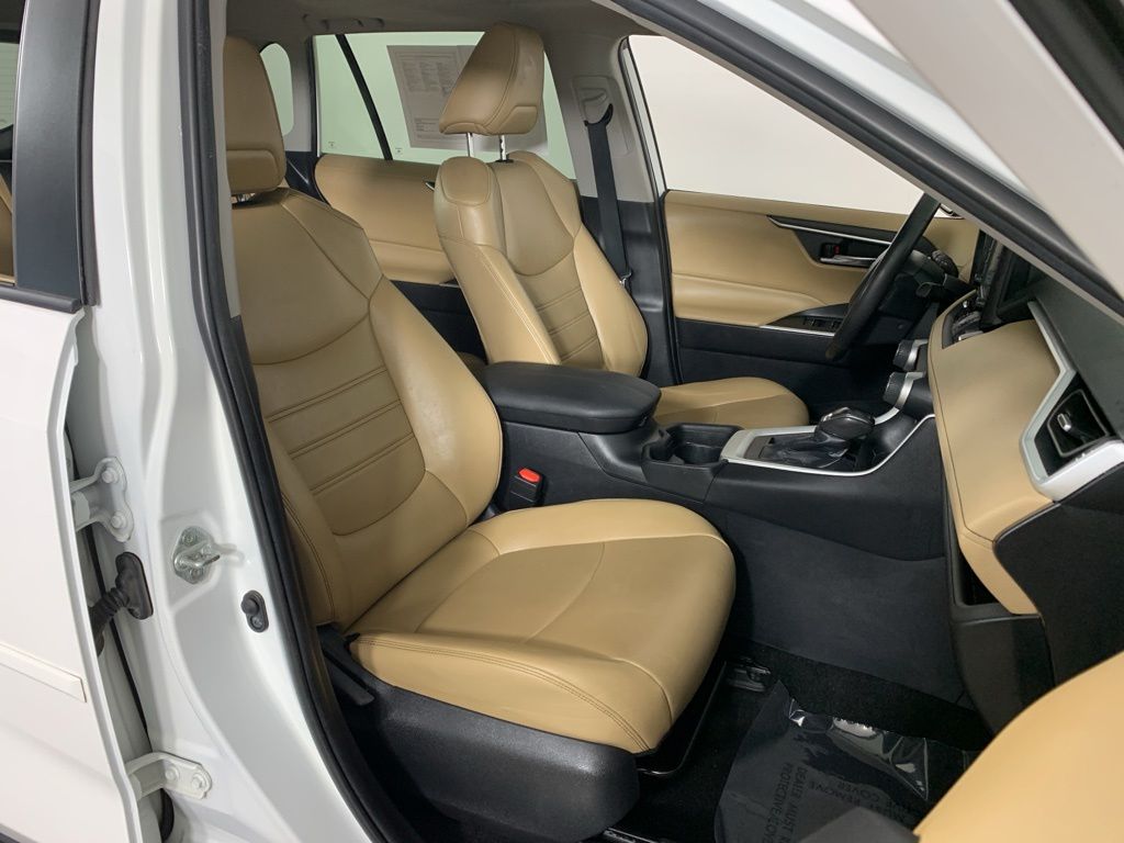 2020 Toyota RAV4 XLE Premium - Photo 37