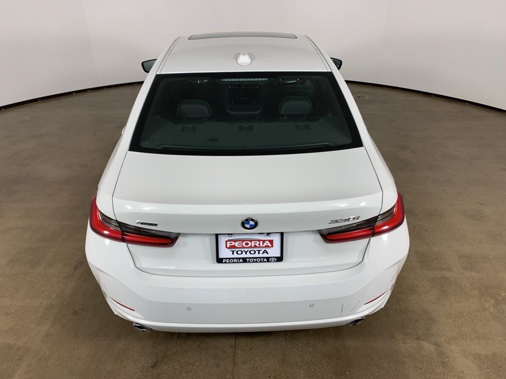 2023 BMW 3 Series 330i - Photo 11
