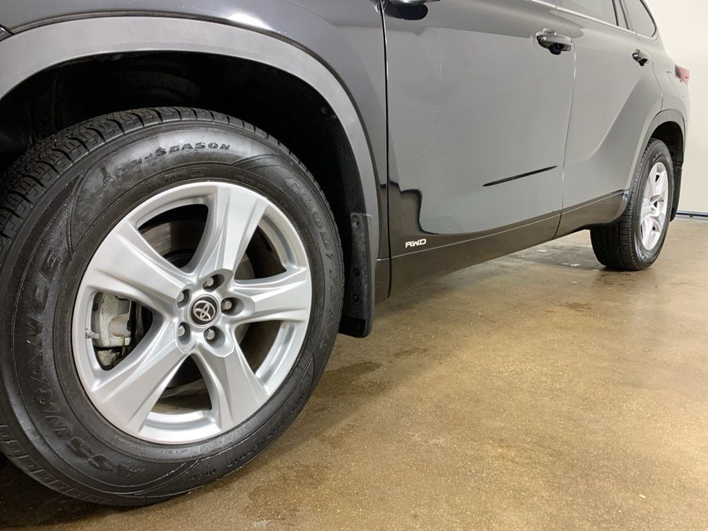 Used 2023 Toyota Highlander Hybrid LE SUV