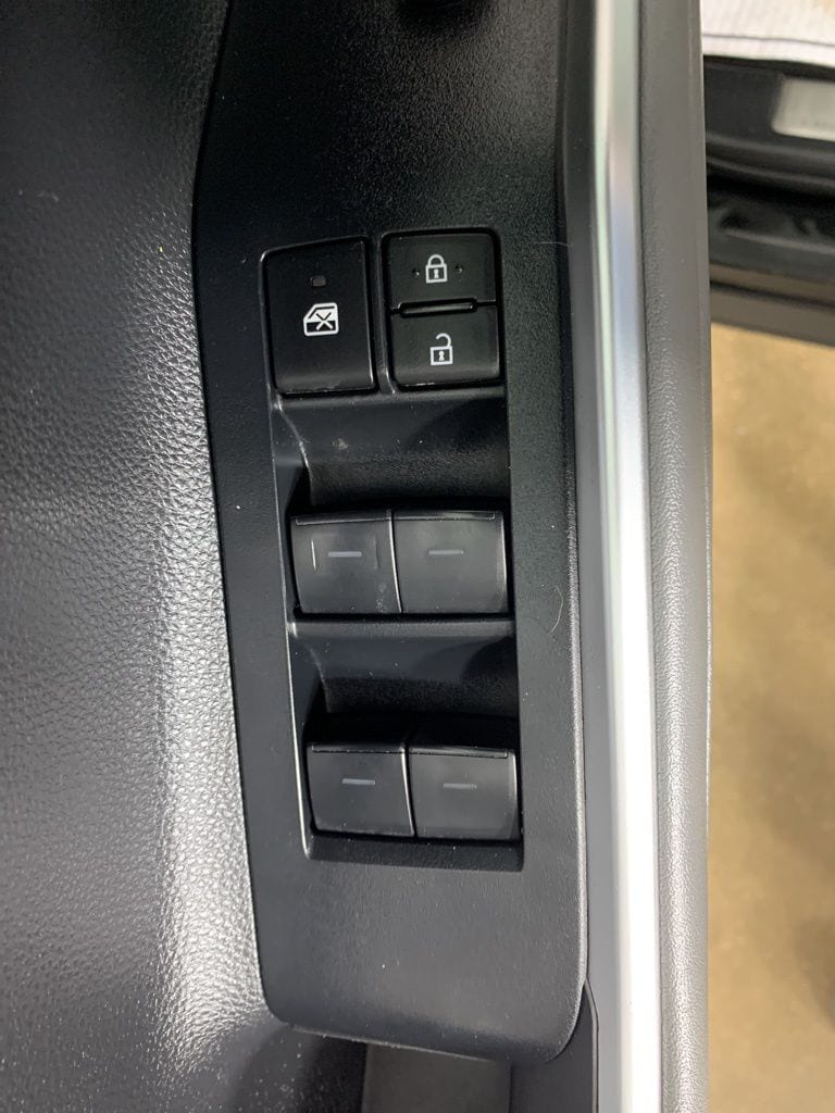 2023 Toyota Highlander XLE - Photo 19