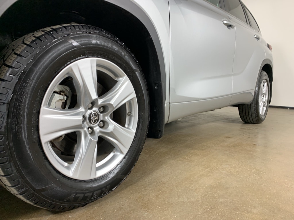 Used 2024 Toyota Highlander LE SUV