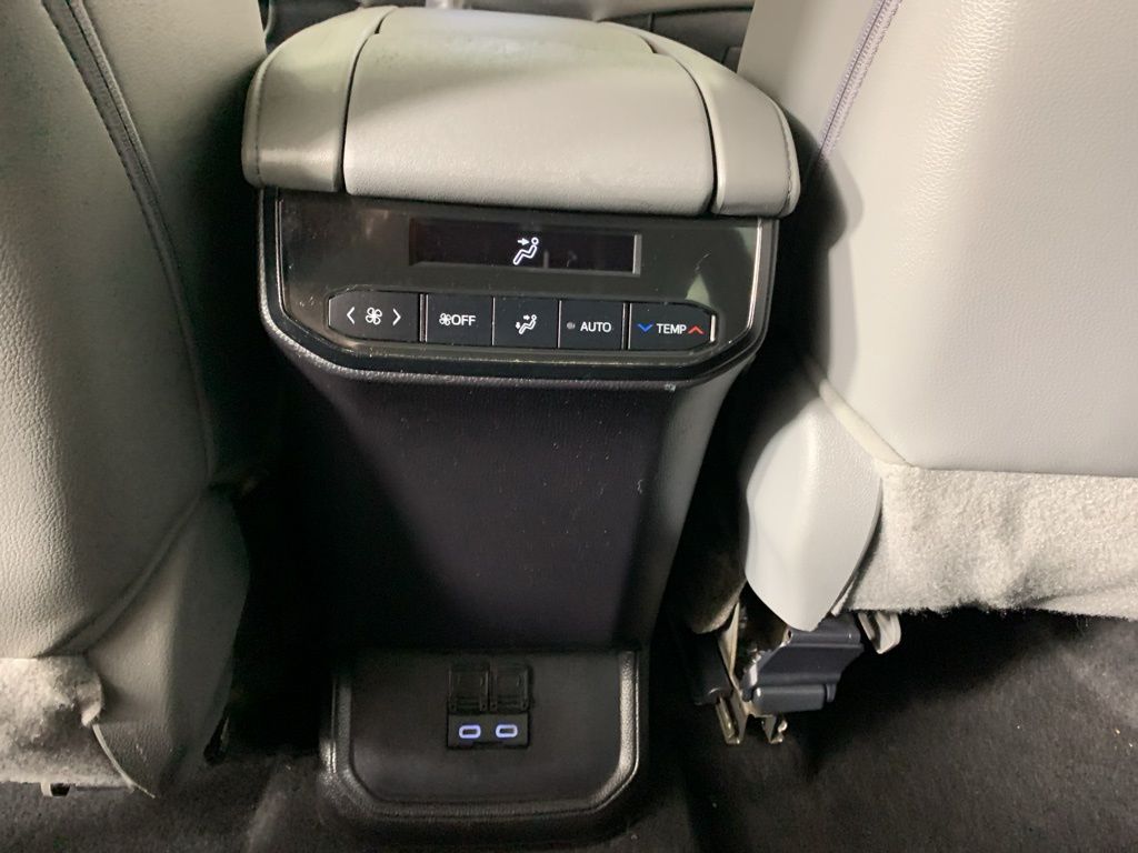 2023 Toyota Highlander XLE - Photo 38