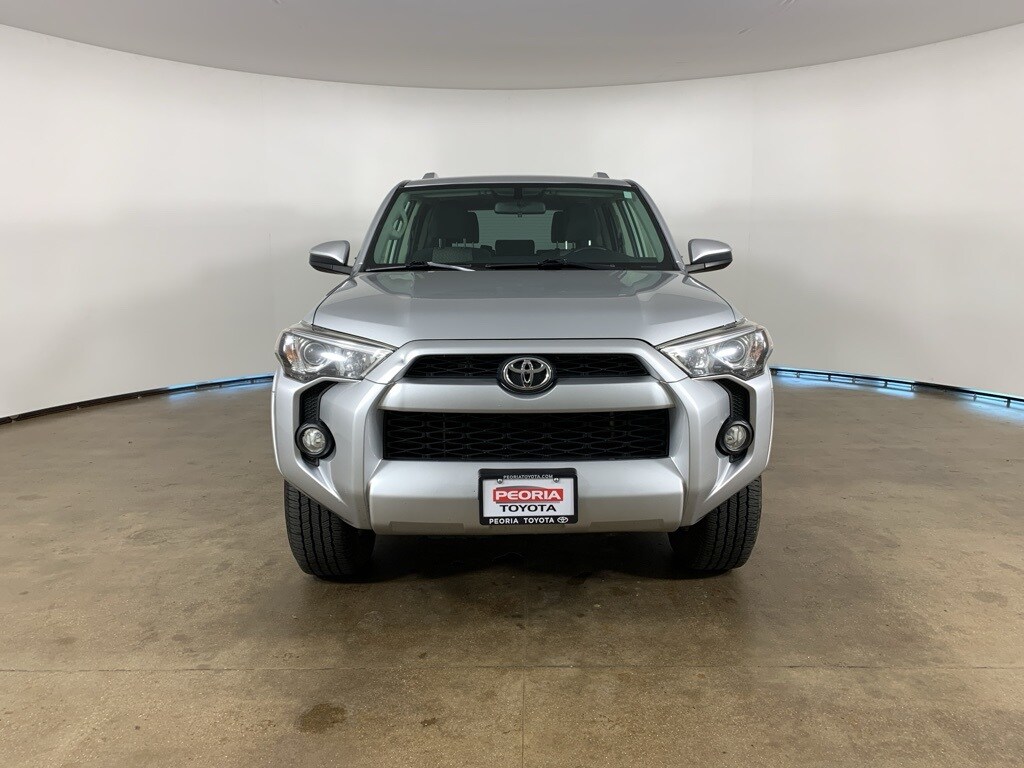 2017 Toyota 4Runner SR5 photo 3