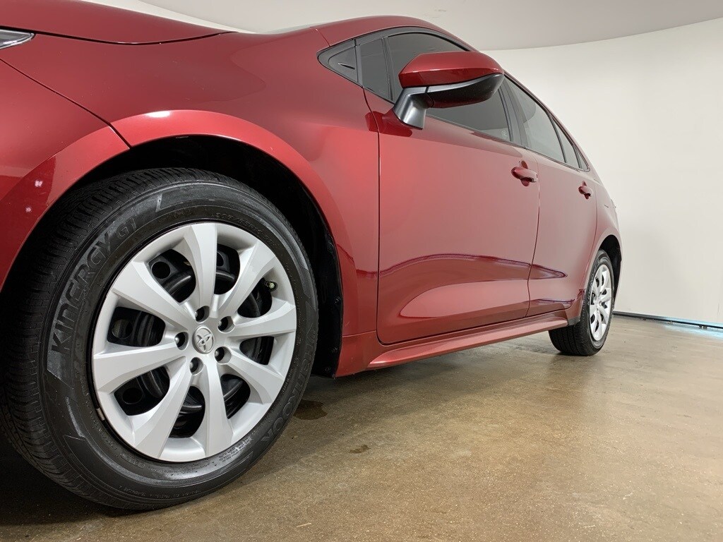 2023 Toyota Corolla LE photo 2