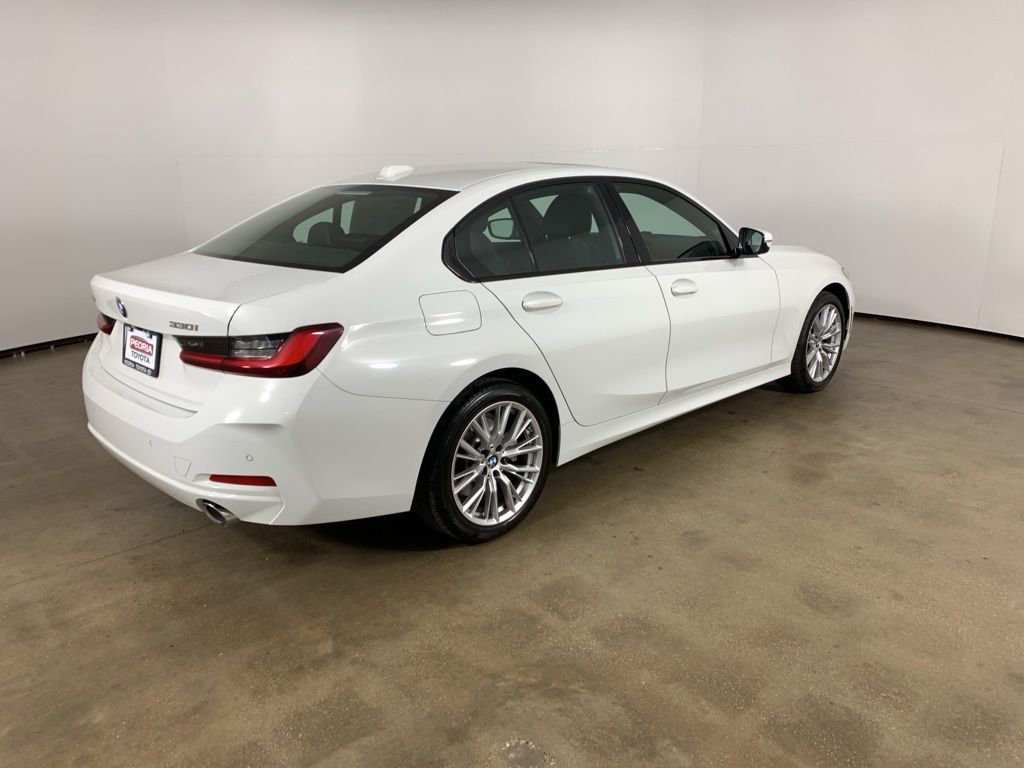 2023 BMW 3 Series 330i - Photo 8