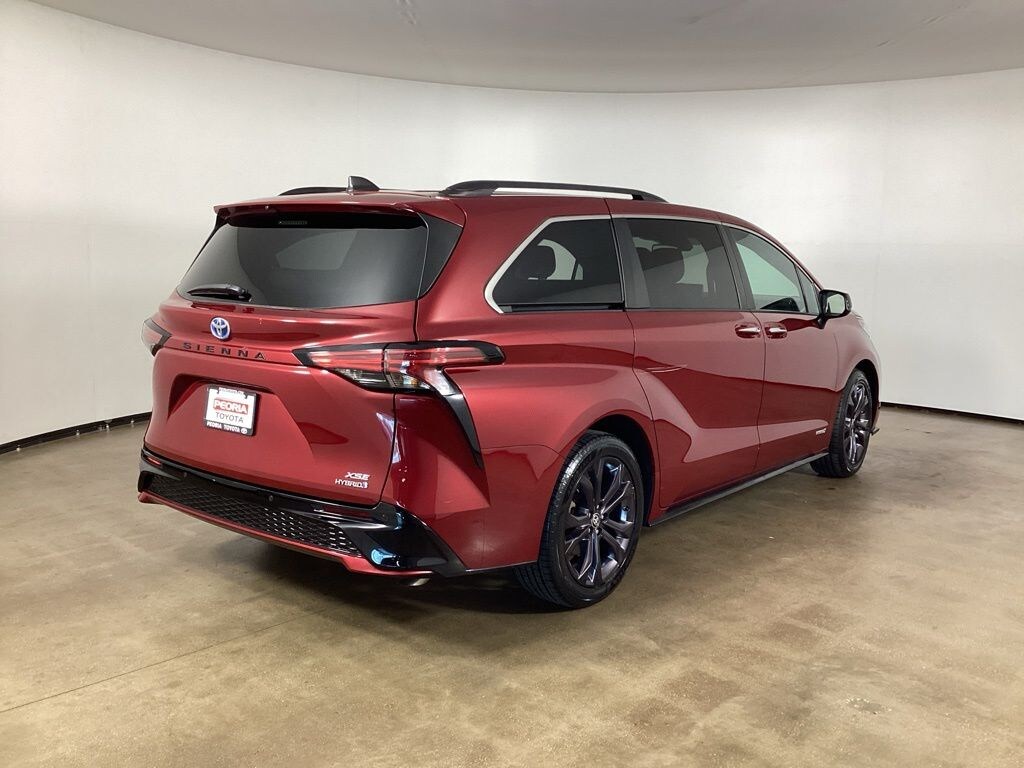 Used 2021 Toyota Sienna XSE Minivan/Van