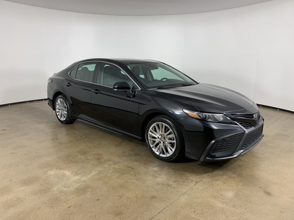 Used 2023 Toyota Camry SE Sedan