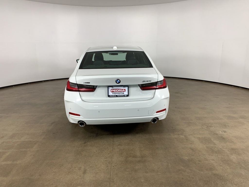 2023 BMW 3 Series 330i - Photo 10