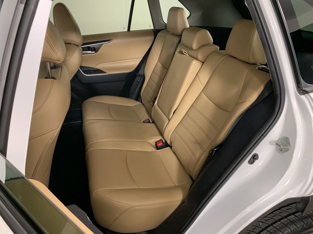 2020 Toyota RAV4 XLE Premium - Photo 31