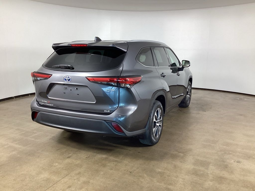Used 2022 Toyota Highlander Hybrid XLE SUV