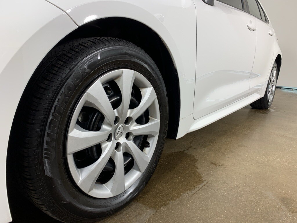 2023 Toyota Corolla LE photo 2