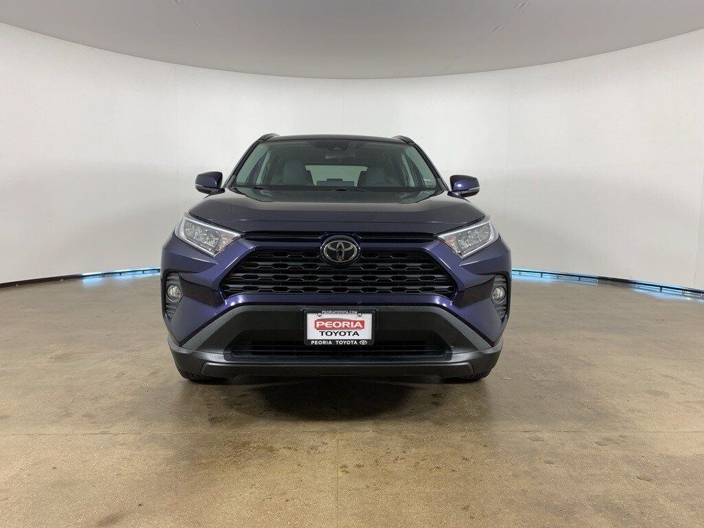 2021 Toyota RAV4 XLE photo 2