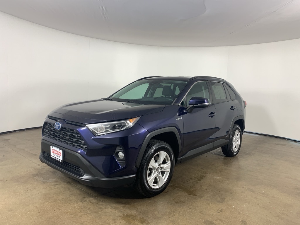 Used 2021 Toyota RAV4 XLE with VIN 2T3R6RFV1MW014052 for sale in Peoria, IL