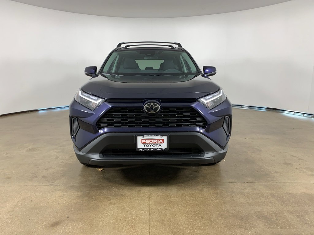 2025 Toyota RAV4 Hybrid XLE photo 3