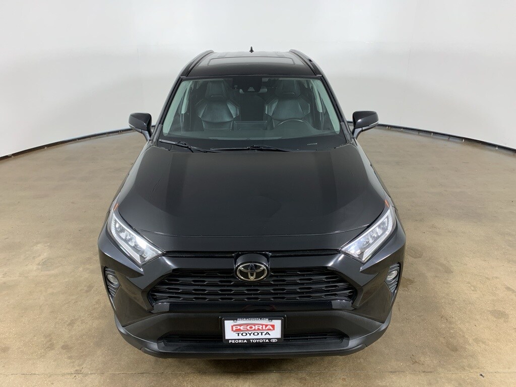 2020 Toyota RAV4 XLE Premium photo 4