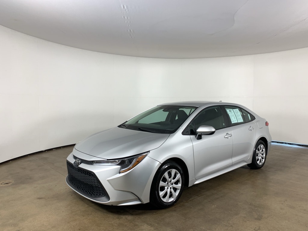 Used 2022 Toyota Corolla LE with VIN 5YFEPMAE8NP298880 for sale in Peoria, IL