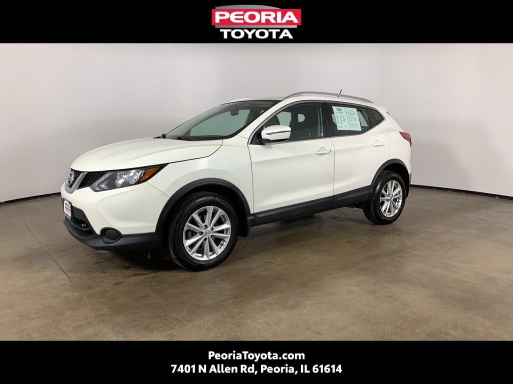 2017 Nissan Rogue Sport SV's photo