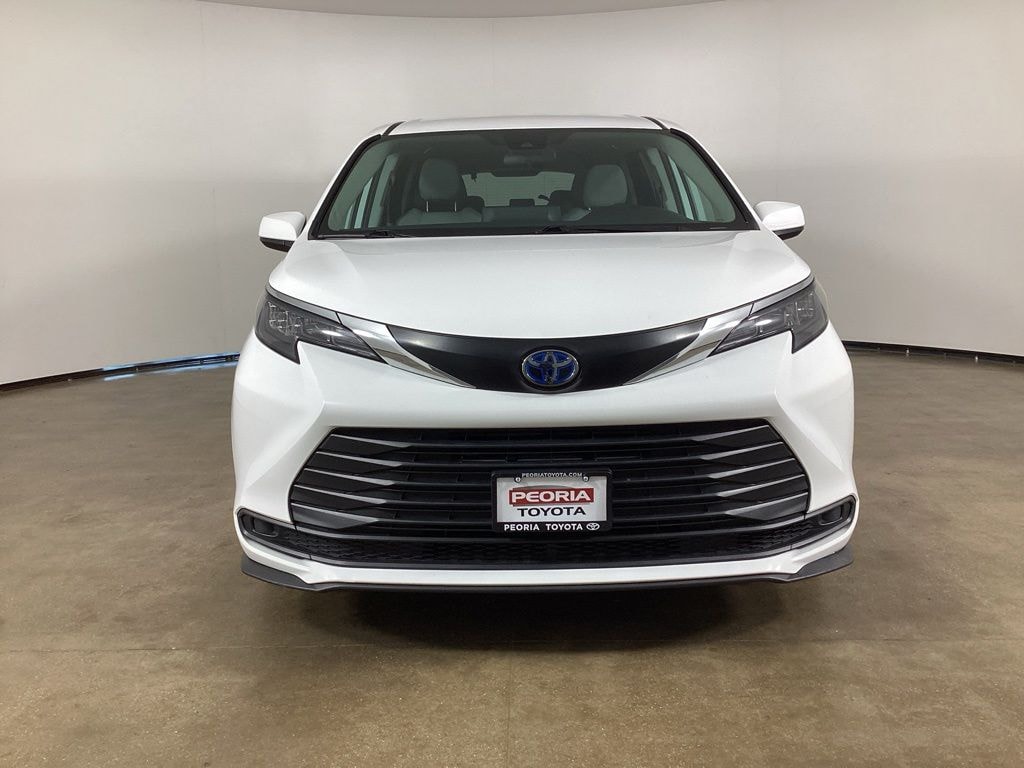 Used 2024 Toyota Sienna LE Minivan/Van