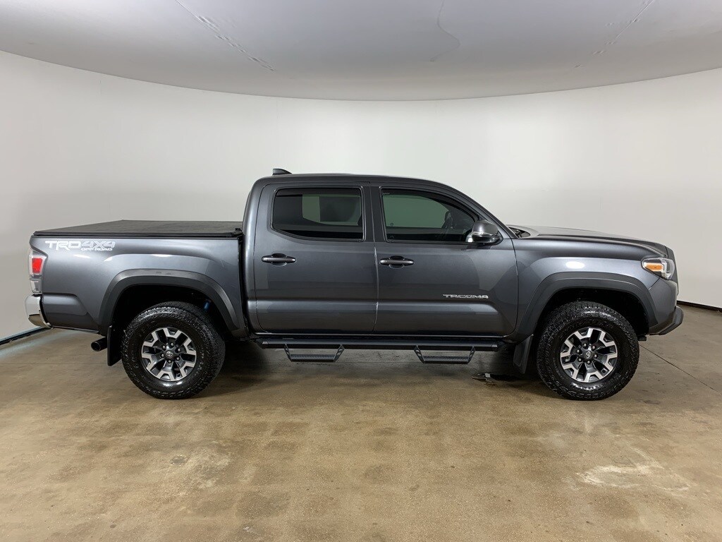 2023 Toyota Tacoma TRD Off-Road photo 4
