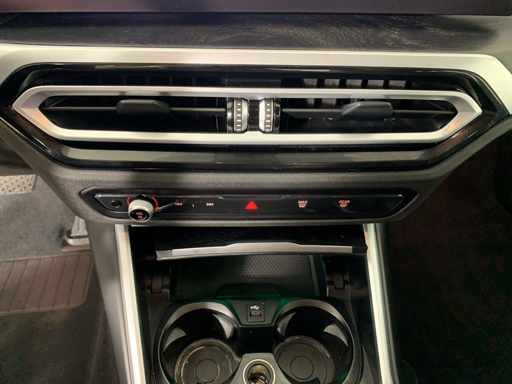 2023 BMW 3 Series 330i - Photo 24