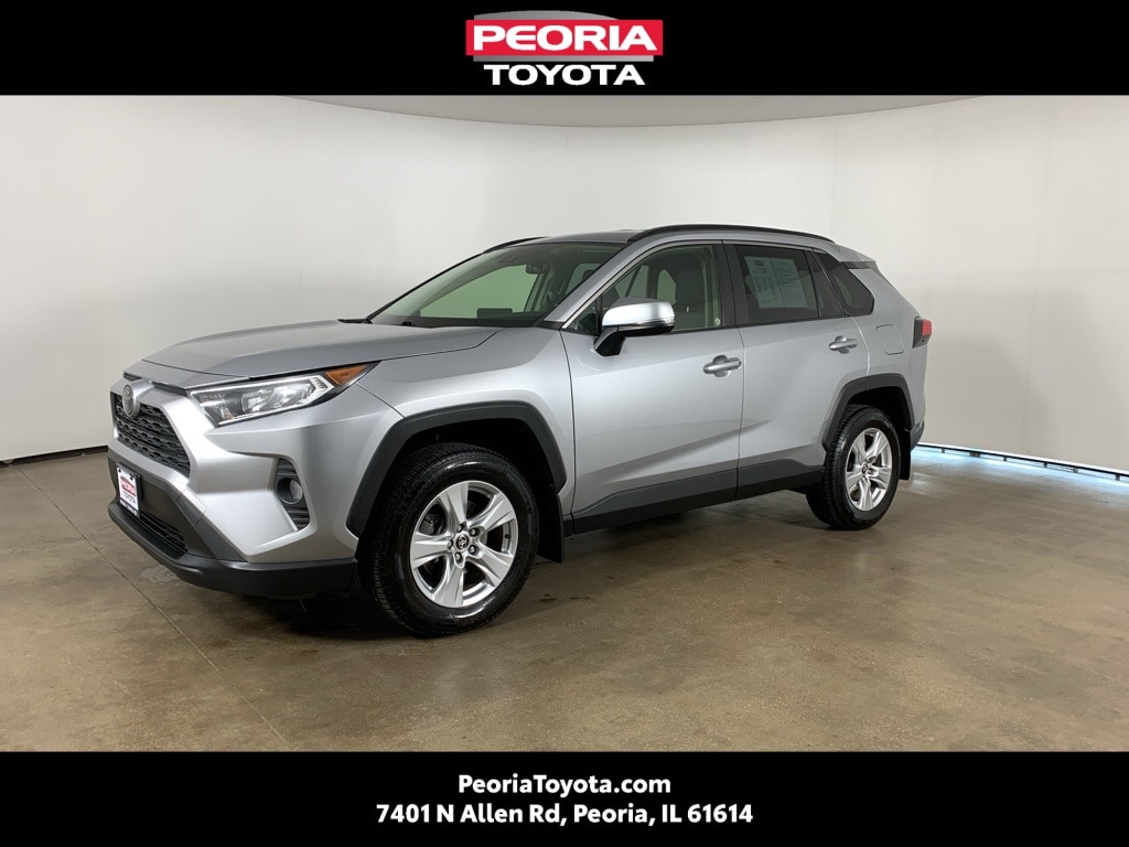 2020 Toyota RAV4 XLE's photo