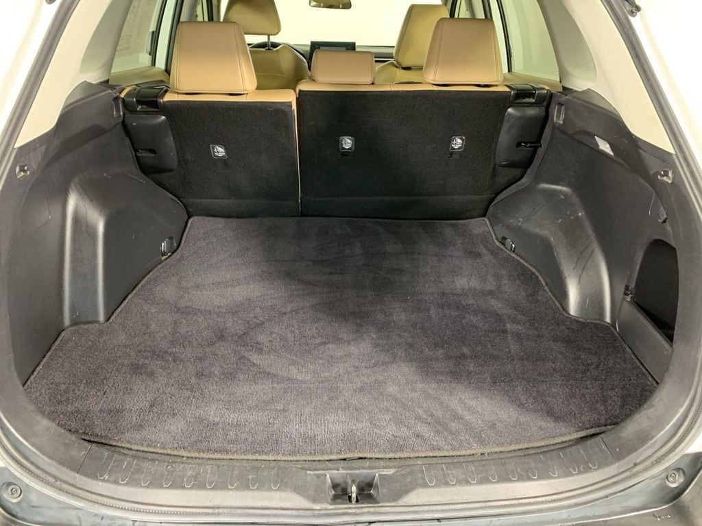2020 Toyota RAV4 XLE Premium - Photo 13