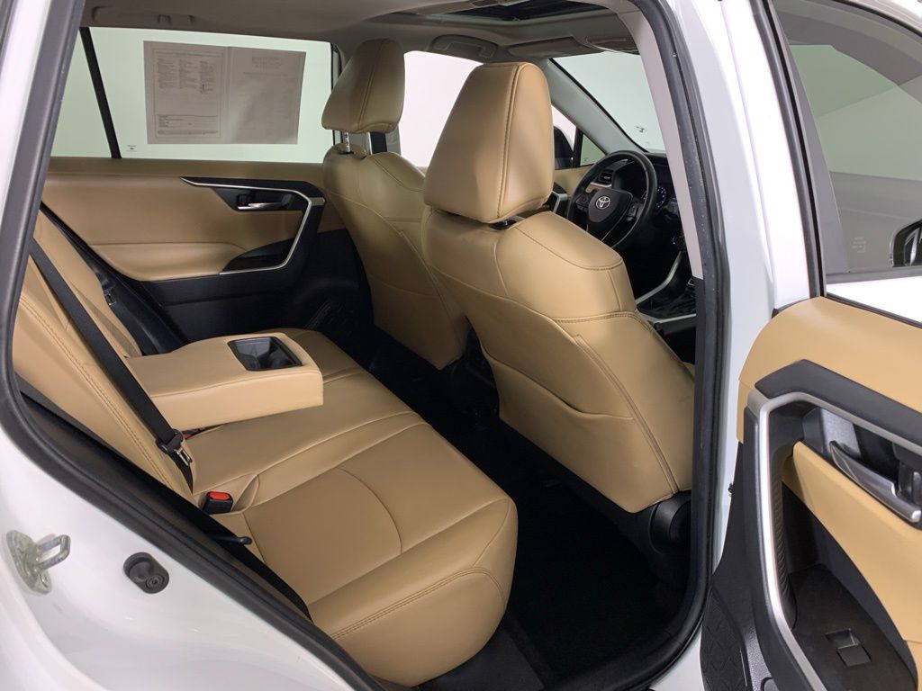 2020 Toyota RAV4 XLE Premium - Photo 36