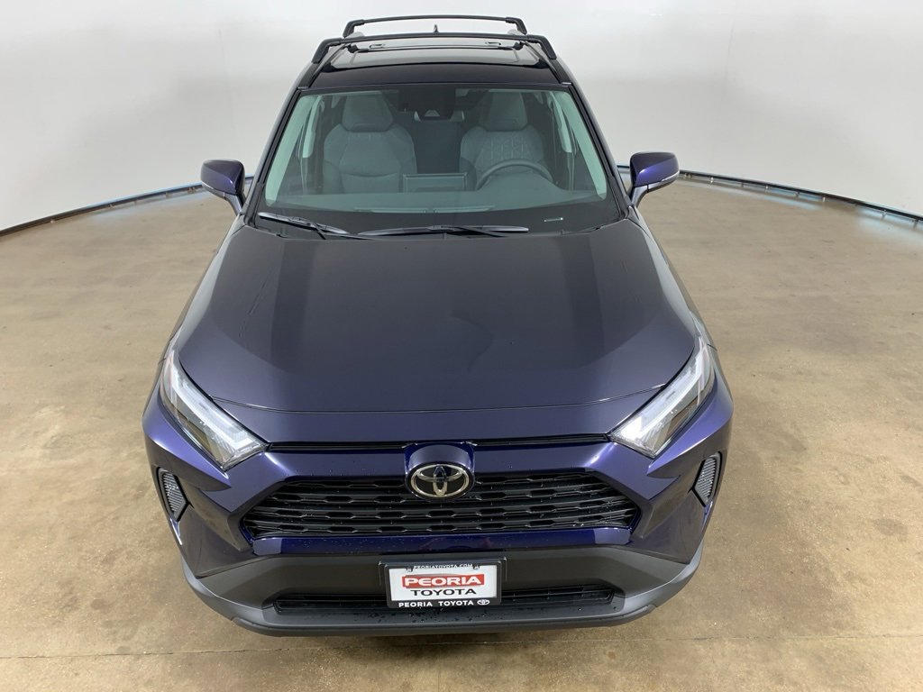 2025 Toyota RAV4 Hybrid XLE photo 4
