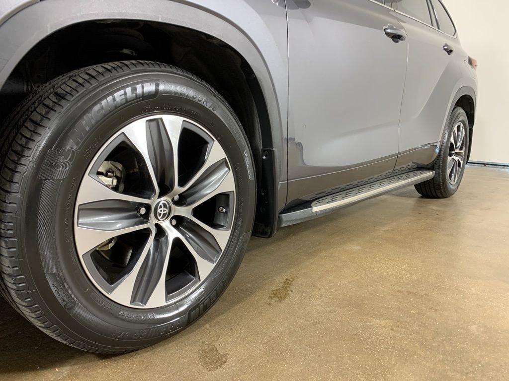 Used 2022 Toyota Highlander XLE SUV