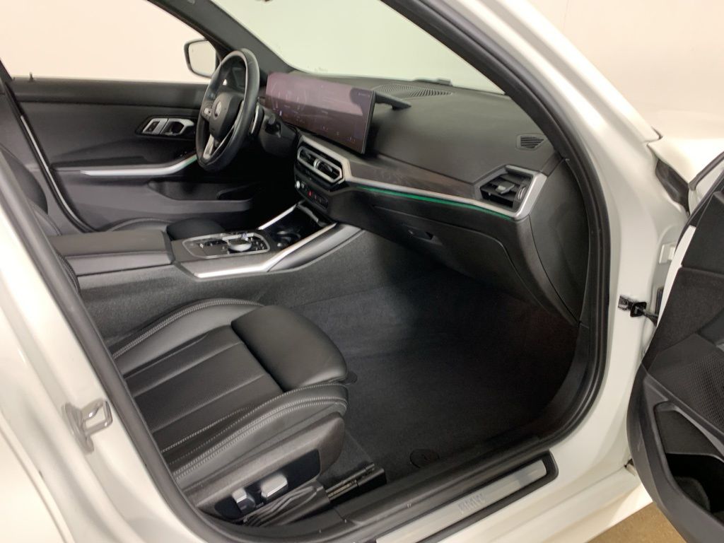 2023 BMW 3 Series 330i - Photo 39