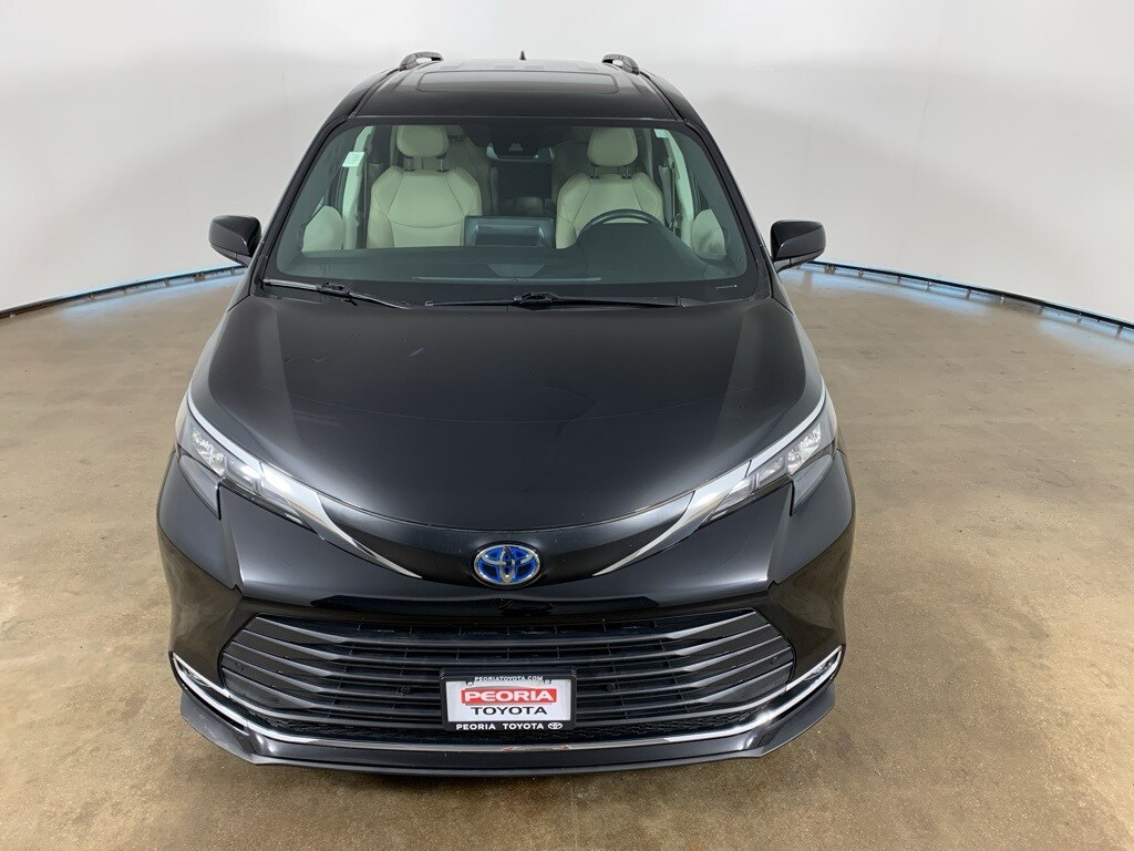 2024 Toyota Sienna XLE photo 4