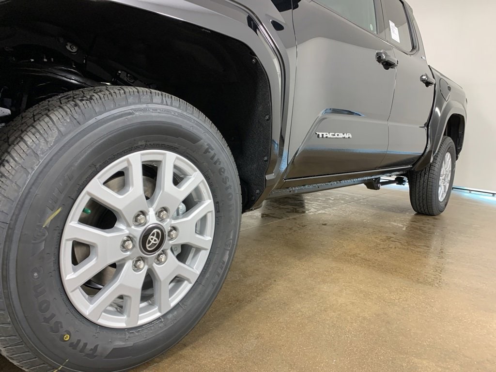 New 2025 Toyota Tacoma SR5 4X4 DOUBLE CAB