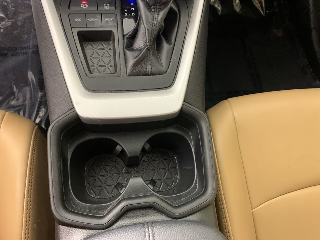 2020 Toyota RAV4 XLE Premium - Photo 25