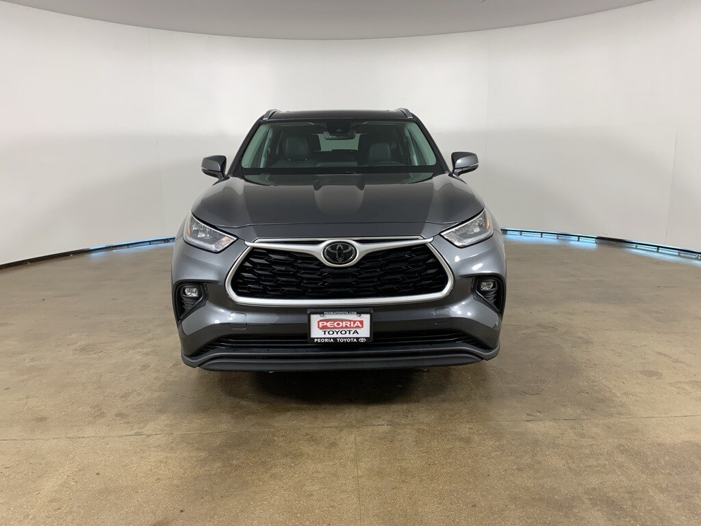 2020 Toyota Highlander XLE photo 2