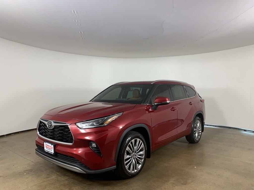 2022 Toyota Highlander Platinum photo 2