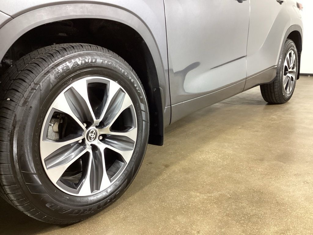 Used 2024 Toyota Highlander XLE SUV