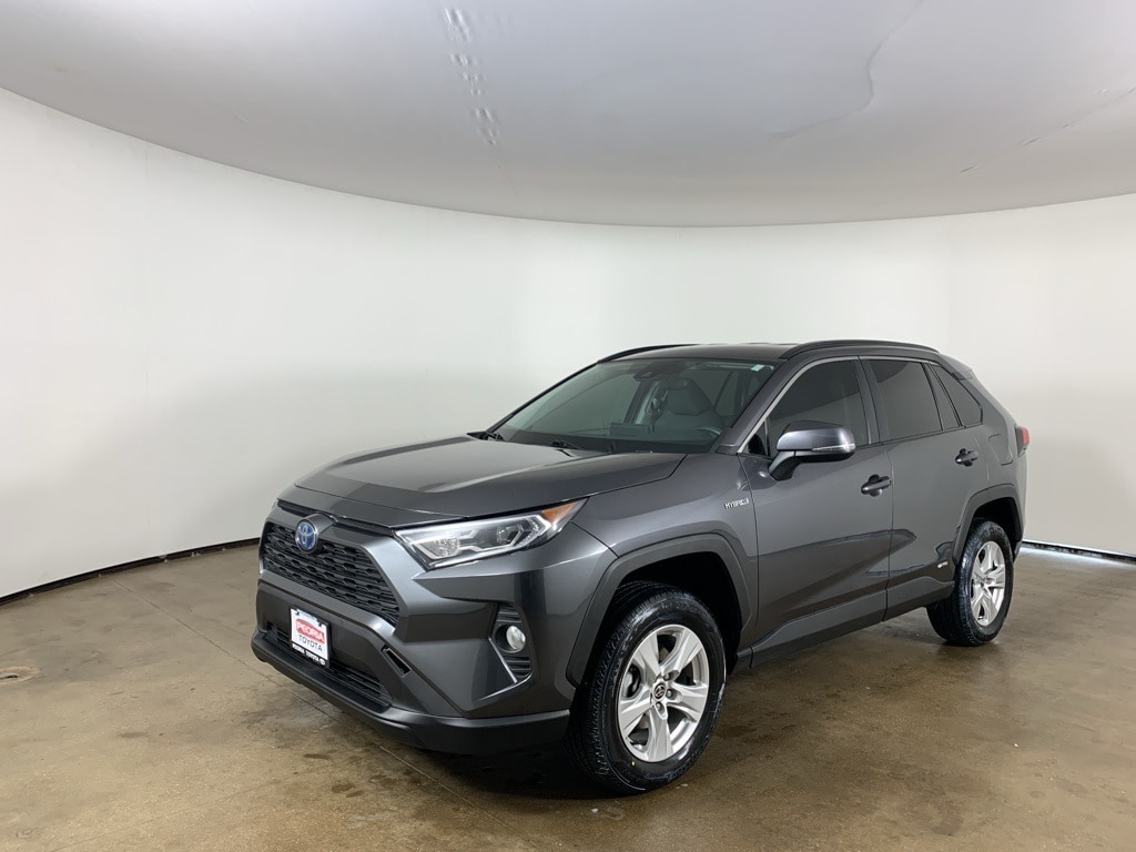 Used 2021 Toyota RAV4 XLE with VIN 4T3RWRFV1MU027450 for sale in Peoria, IL