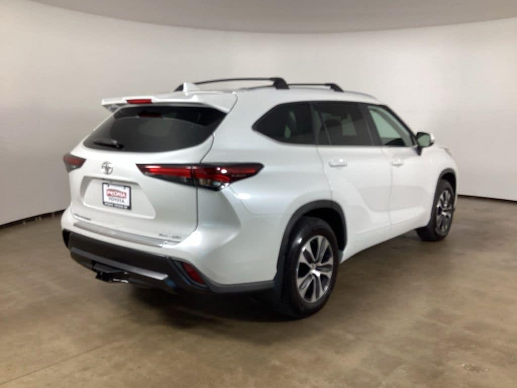 Used 2025 Toyota Highlander XLE SUV