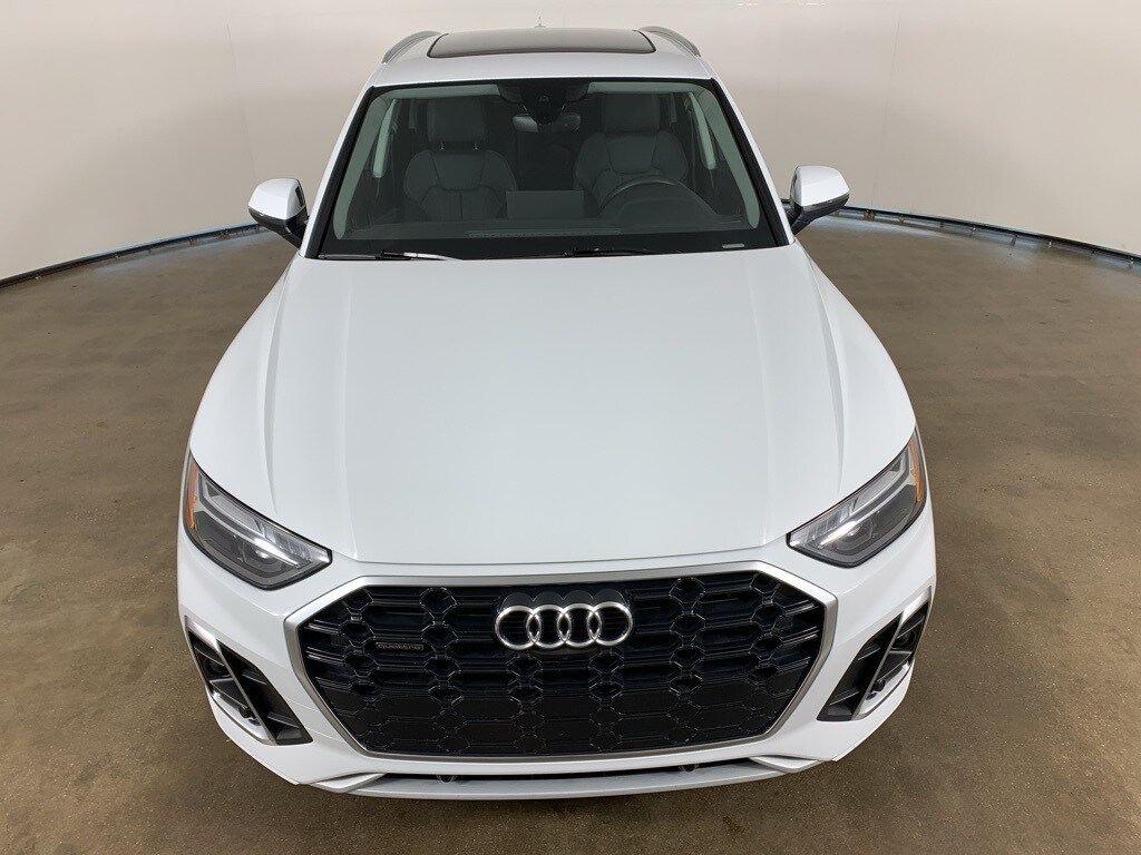 2024 Audi Q5 55 Premium Plus photo 3