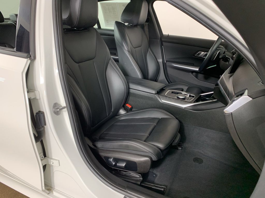 2023 BMW 3 Series 330i - Photo 38