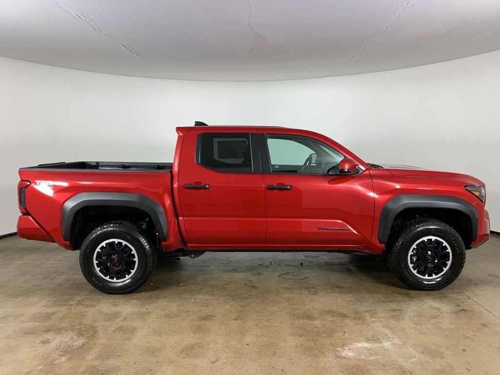 2024 Toyota Tacoma TRD Off-Road photo 4