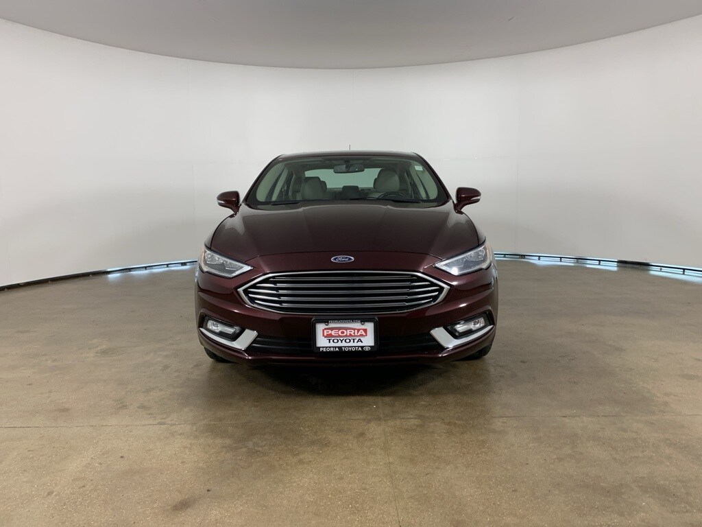 2017 Ford Fusion SE photo 2