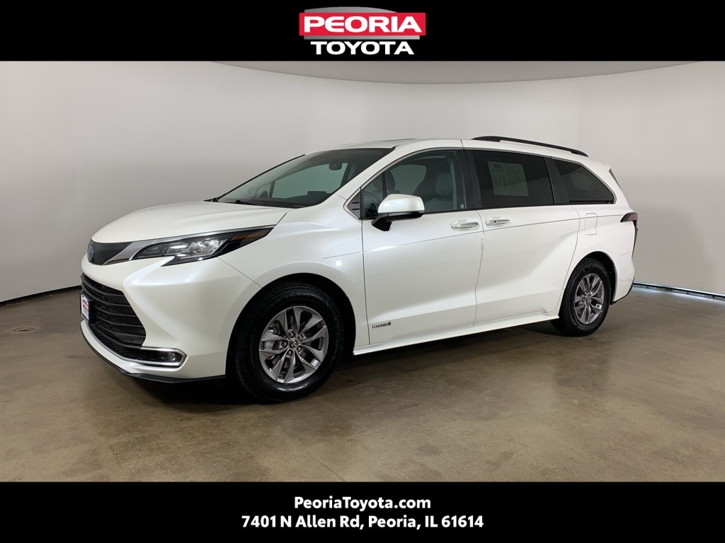 2021 Toyota Sienna XLE's photo