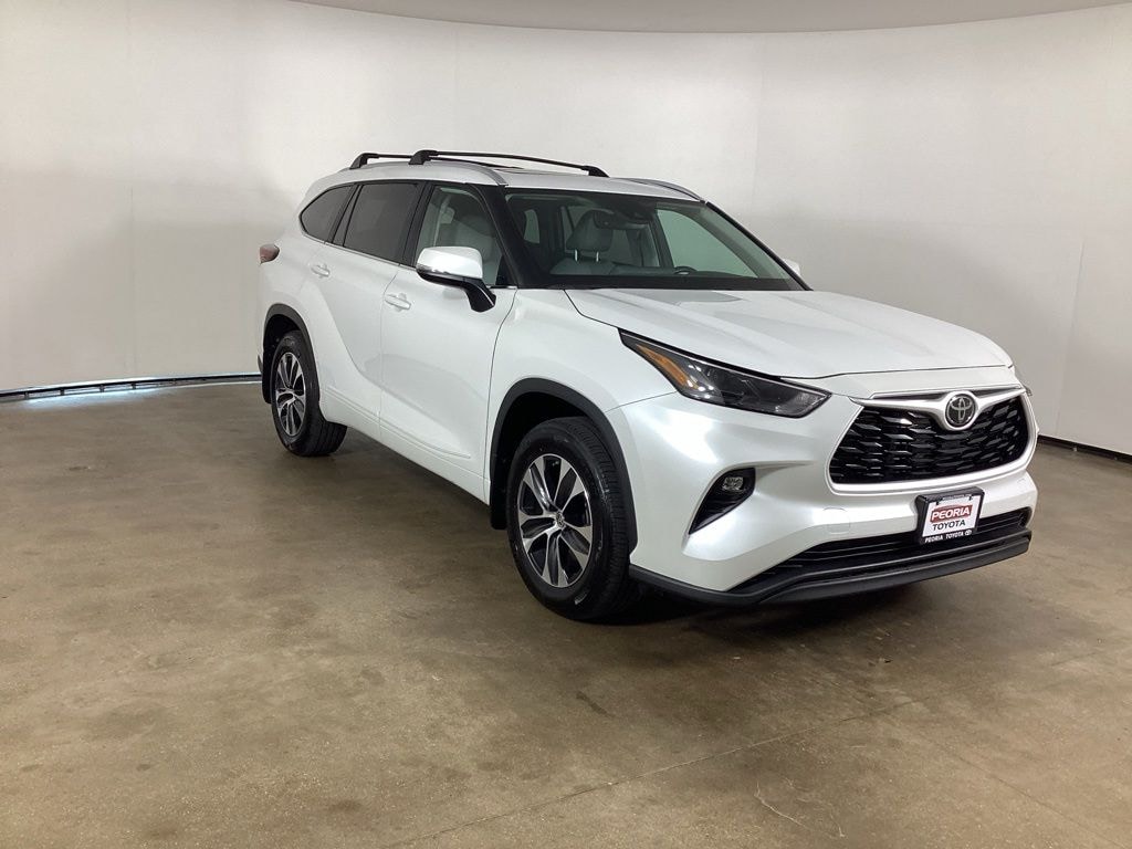 Used 2025 Toyota Highlander XLE SUV