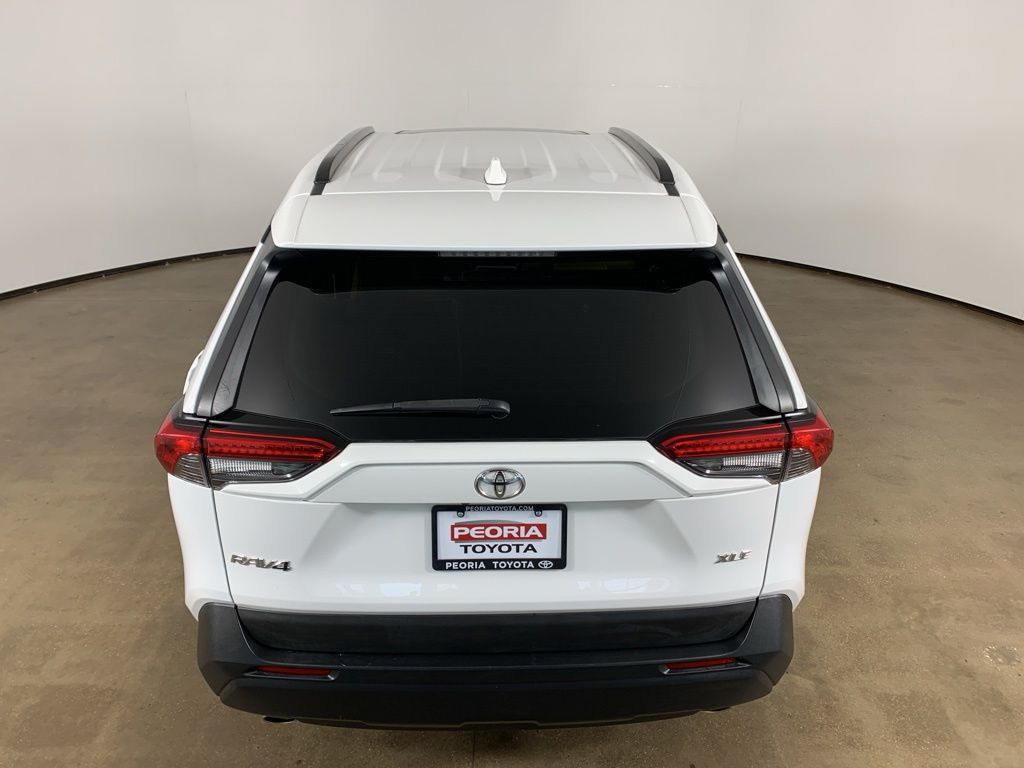 2020 Toyota RAV4 XLE Premium - Photo 11