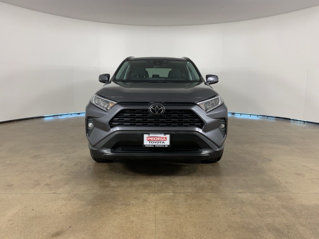 2021 Toyota RAV4 XLE photo 2