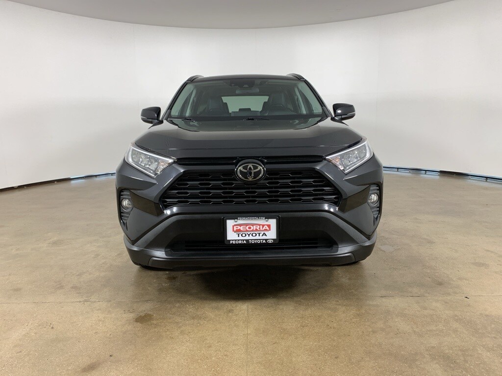 2020 Toyota RAV4 XLE Premium photo 3
